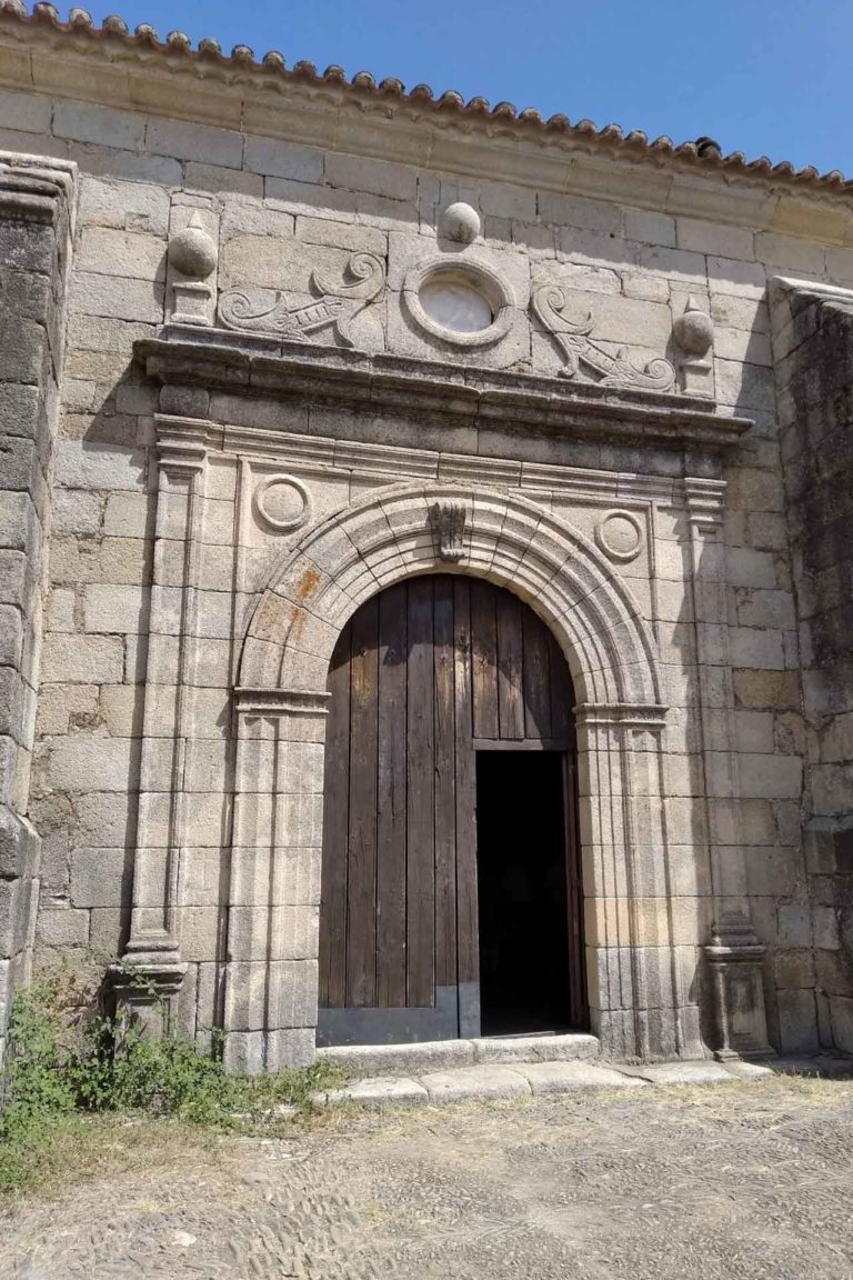 puerta-segunda-granadilla-villa-iglesia